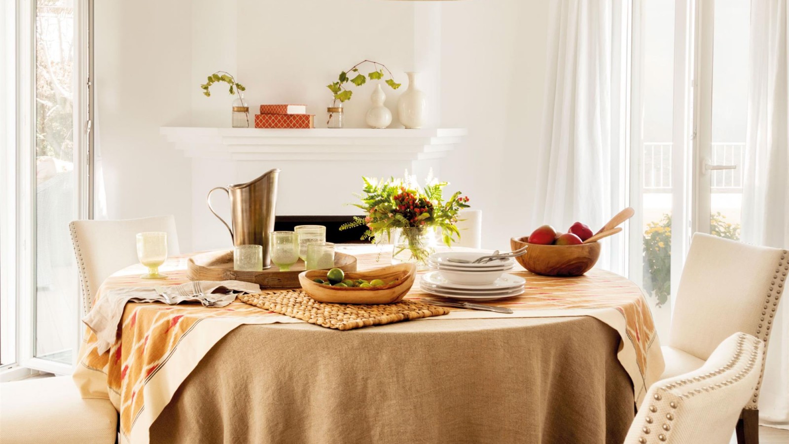 Distribución del mobiliario según el feng shui para una sala de estar armoniosa